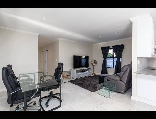 3 BEDROOM FREESTANDING FOR SALE IN SUNNINGDALE